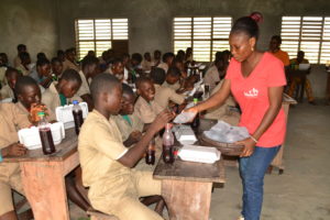 Pause Déjeuner au Collège Lacustre aux Aguégués